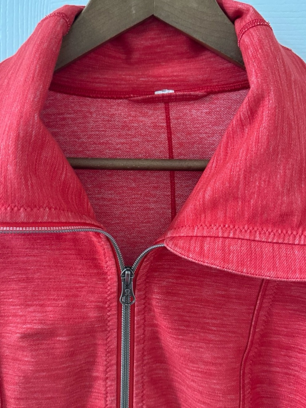 Lululemon Daily Yoga Jacket Reversible Slub Denim Love Red Running Gym Size 6 - Picture 5 of 7
